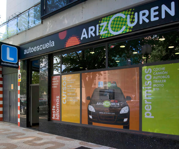Centro de Autoescuela Arizcuren en el barrio de San Juan